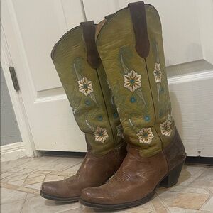 Embroidered Green and Brown Heeled Boots